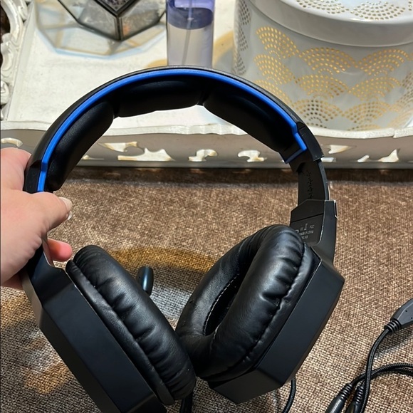 RUNMUS Gaming Headset- Black and Blue Over-Ear Wired Headphones - Picture 6 of 8